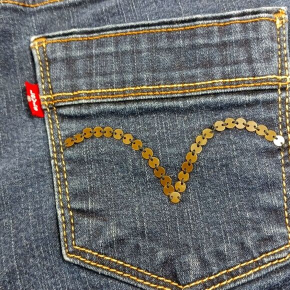 Levi's 512 Prefectly Slimming Stretch Denim Capri Women's 6. Sequined Pockets... - Picture 6 of 11